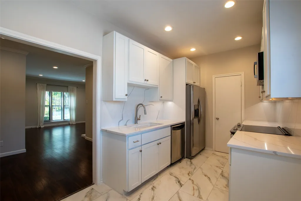 10734 Park Village Place Dallas TX 75230