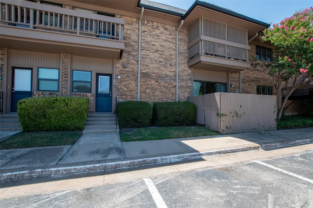 10734 Park Village Place Dallas TX 75230