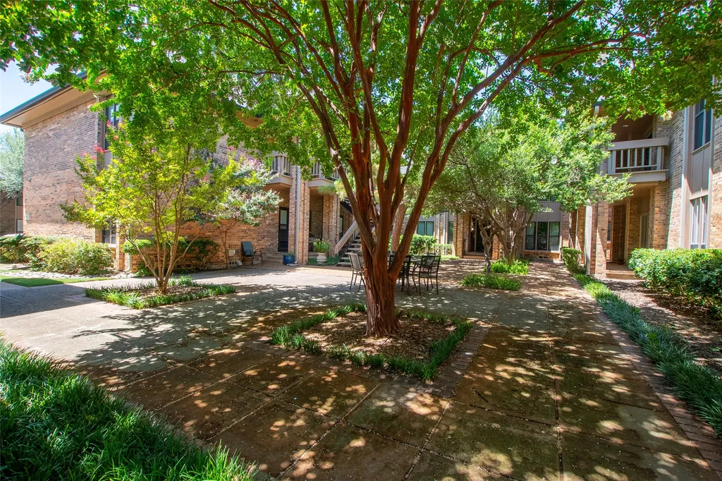 10734 Park Village Place Dallas TX 75230