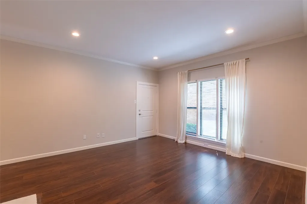 10734 Park Village Place Dallas TX 75230
