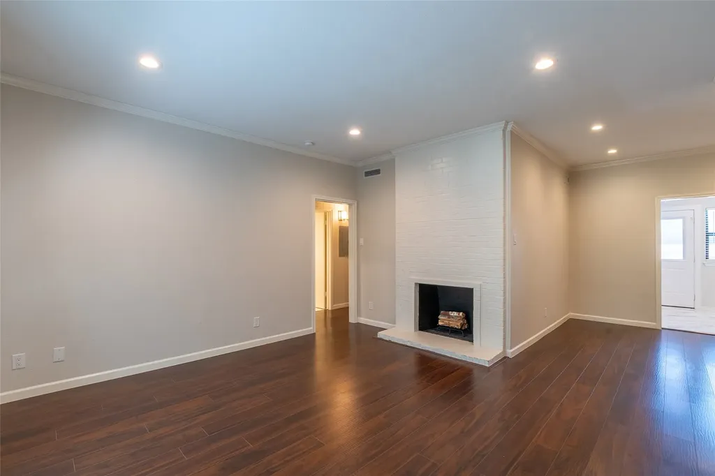 10734 Park Village Place Dallas TX 75230