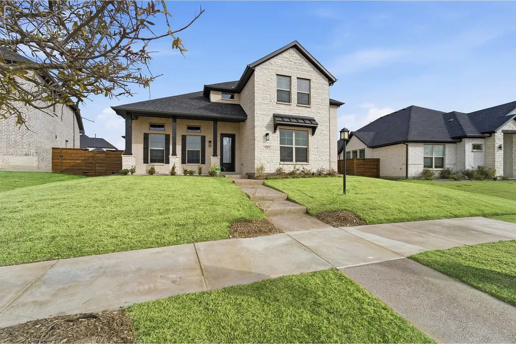 1717 Blossom Trail Mesquite TX 75181