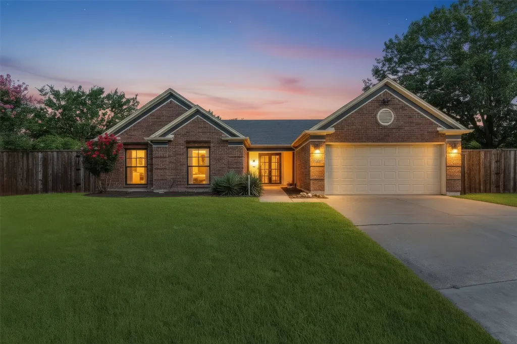 7609 Greenleaf Court North Richland Hills TX 76182