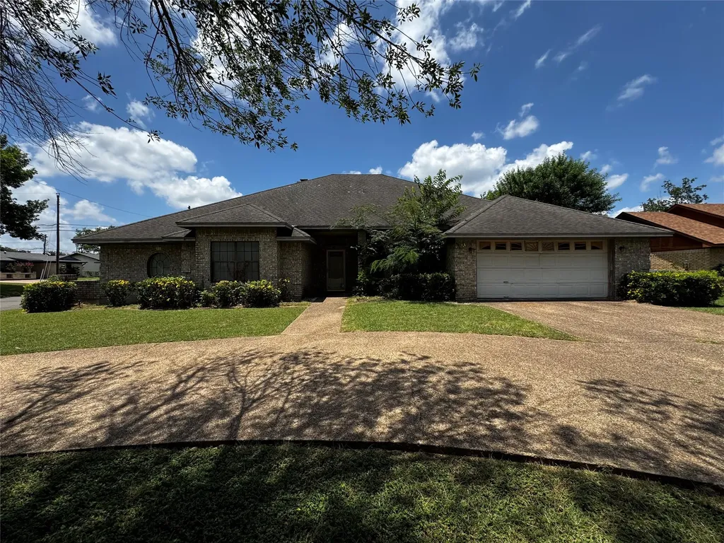 2000 Dan Rowe Street Waco TX 76704