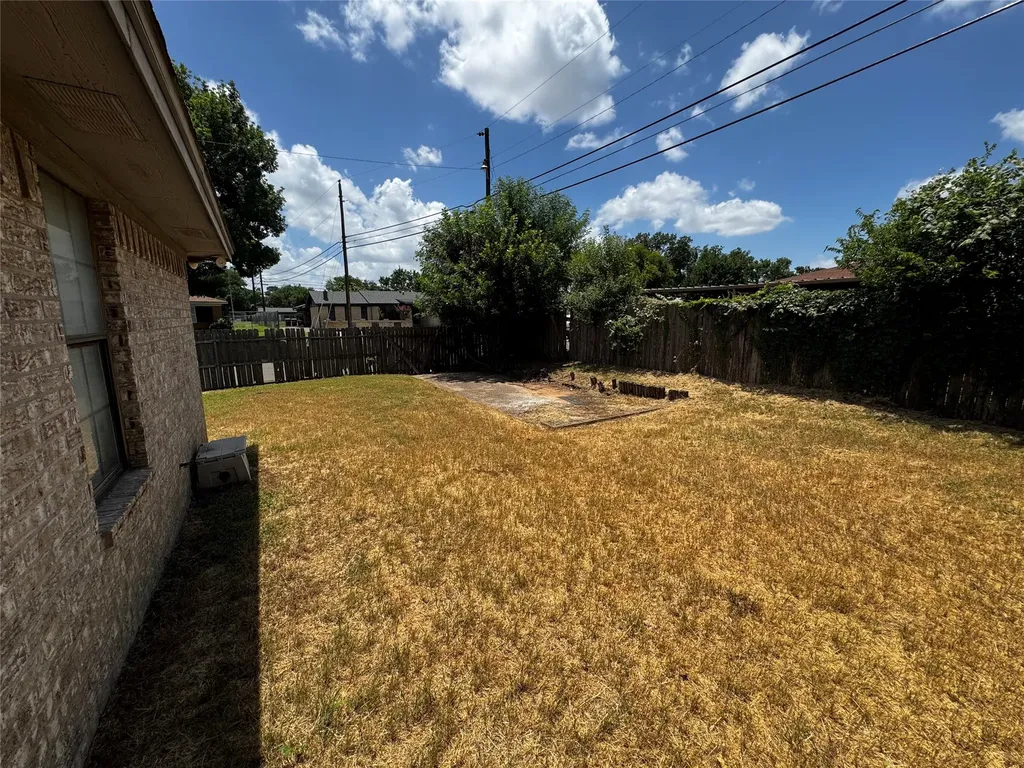 2000 Dan Rowe Street Waco TX 76704