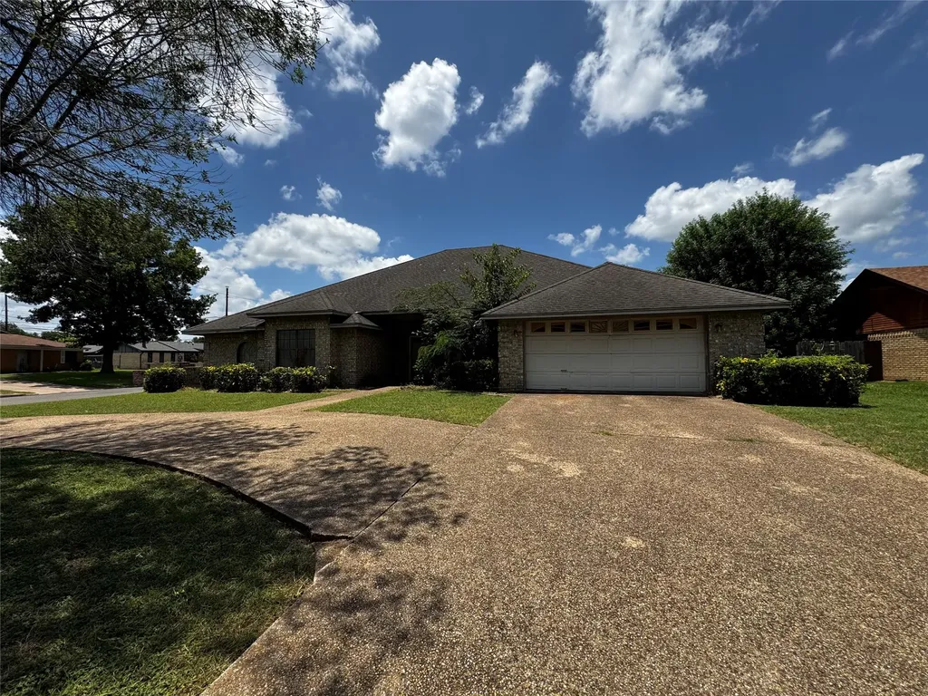 2000 Dan Rowe Street Waco TX 76704