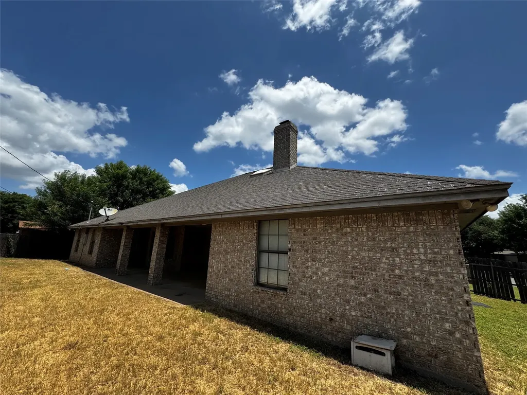 2000 Dan Rowe Street Waco TX 76704