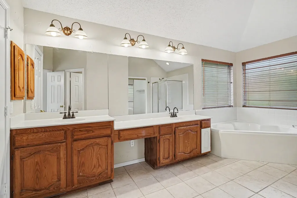 8017 Arlie Lane North Richland Hills TX 76182