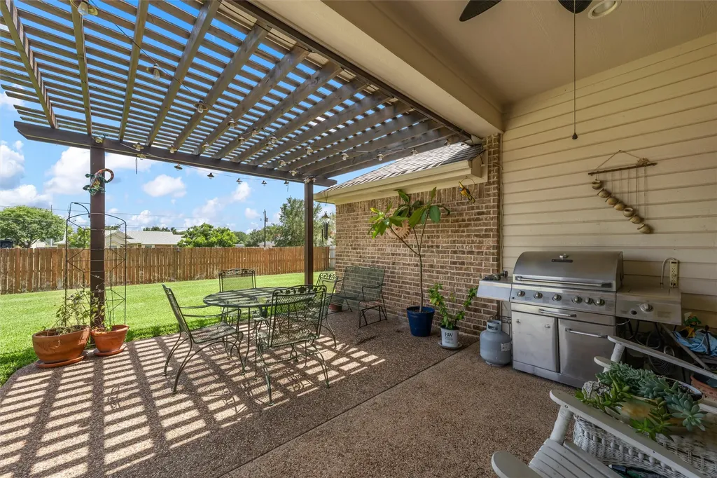 208 Silver Spur Trail Mcgregor TX 76657