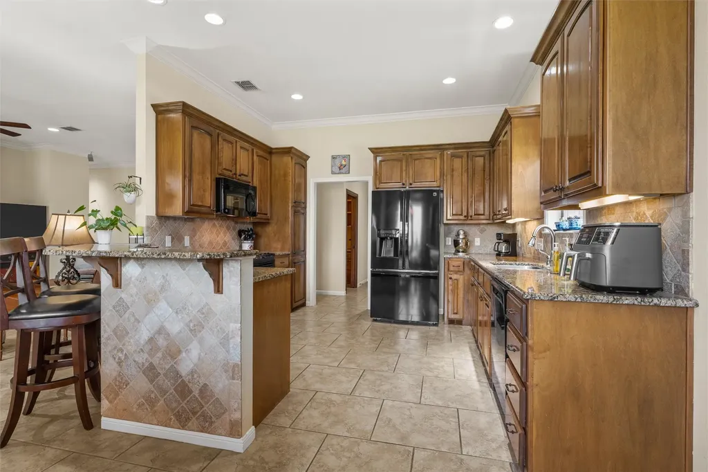 208 Silver Spur Trail Mcgregor TX 76657