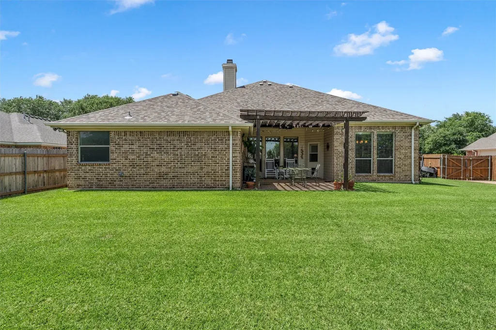 208 Silver Spur Trail Mcgregor TX 76657