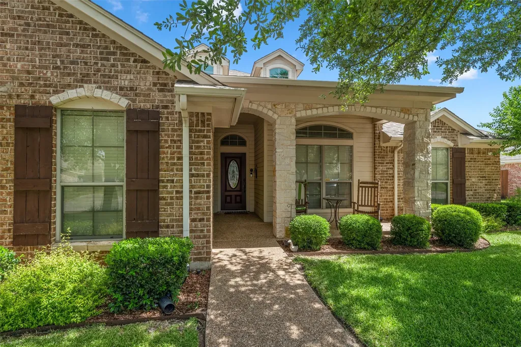 208 Silver Spur Trail Mcgregor TX 76657