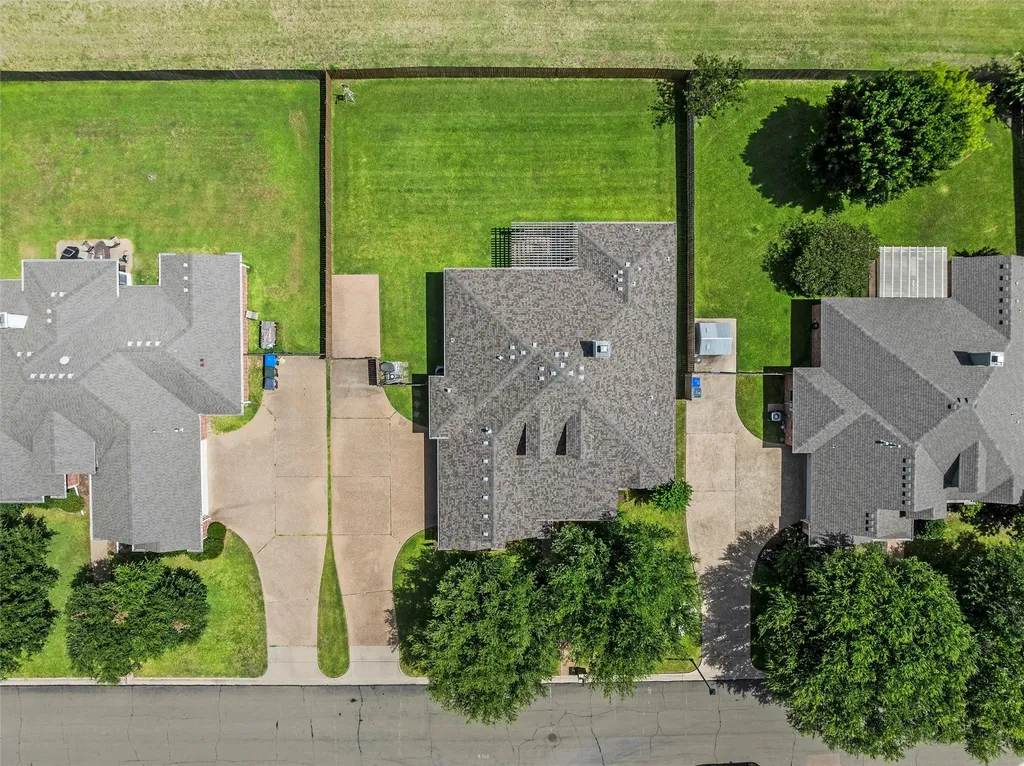 208 Silver Spur Trail Mcgregor TX 76657