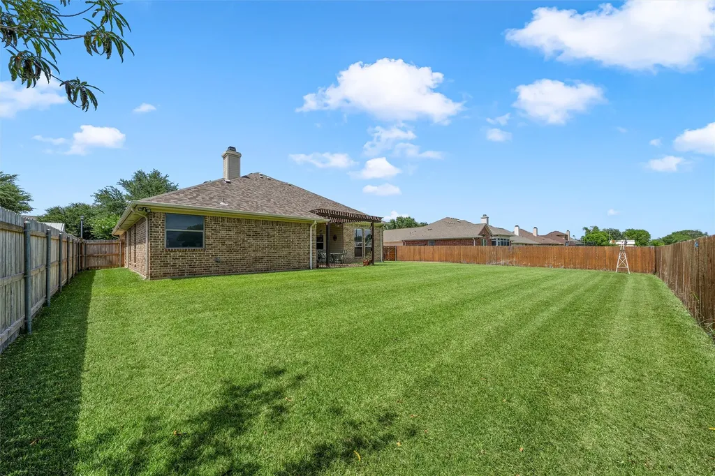 208 Silver Spur Trail Mcgregor TX 76657