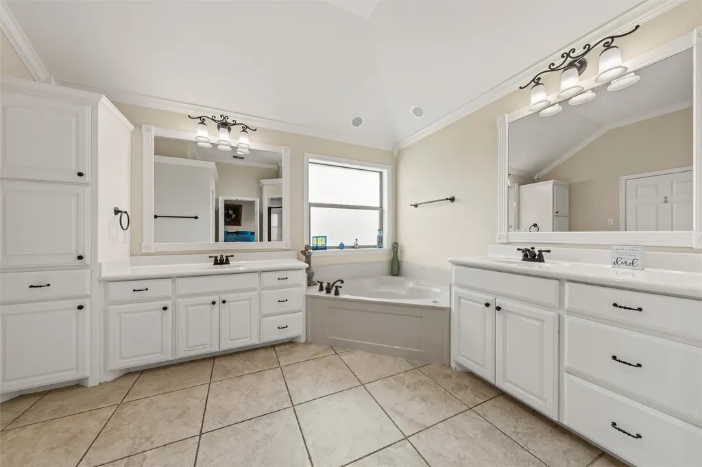 208 Silver Spur Trail Mcgregor TX 76657