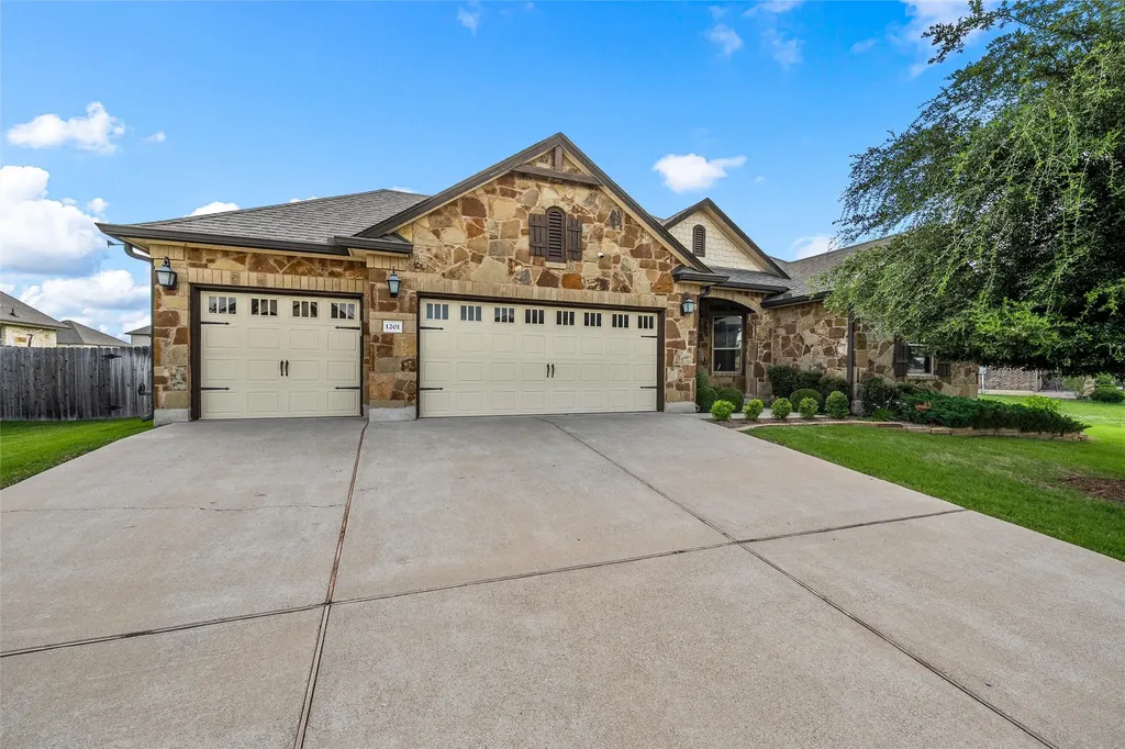 1201 Drummond Circle Woodway TX 76712