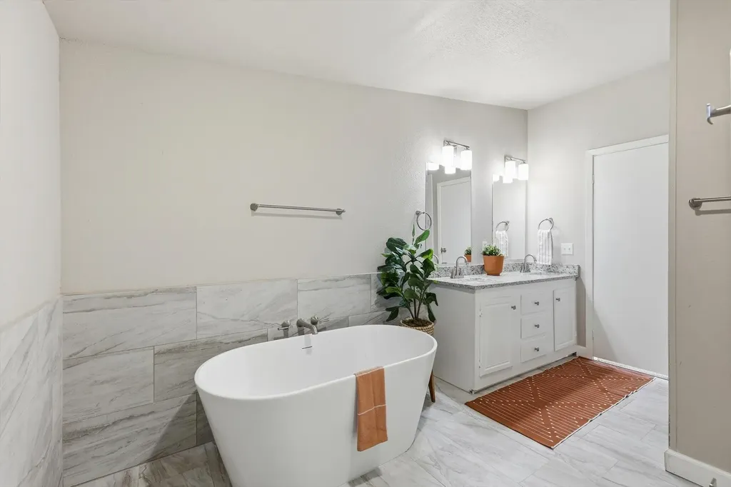 11105 Mckinley Drive Venus TX 76084
