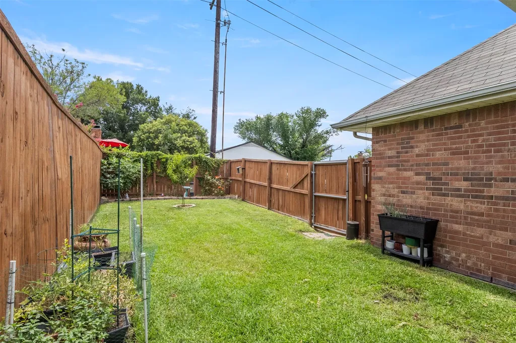 1008 Derby Run Carrollton TX 75007