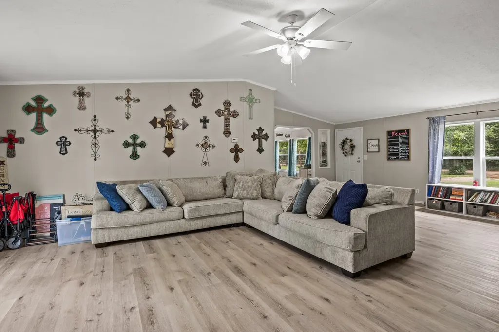 350 County Road 4030 Mt Pleasant TX 75455
