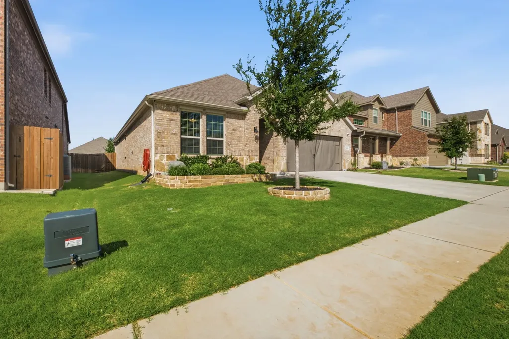 3223 Hunters Glen Drive Aubrey TX 76227