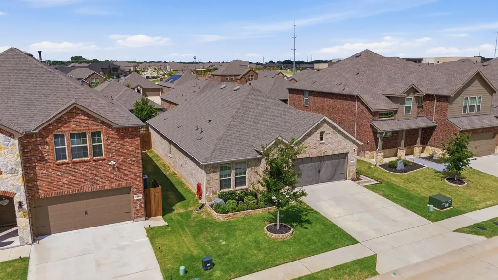 3223 Hunters Glen Drive Aubrey TX 76227