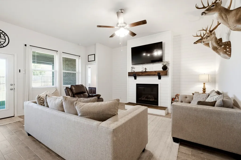3223 Hunters Glen Drive Aubrey TX 76227