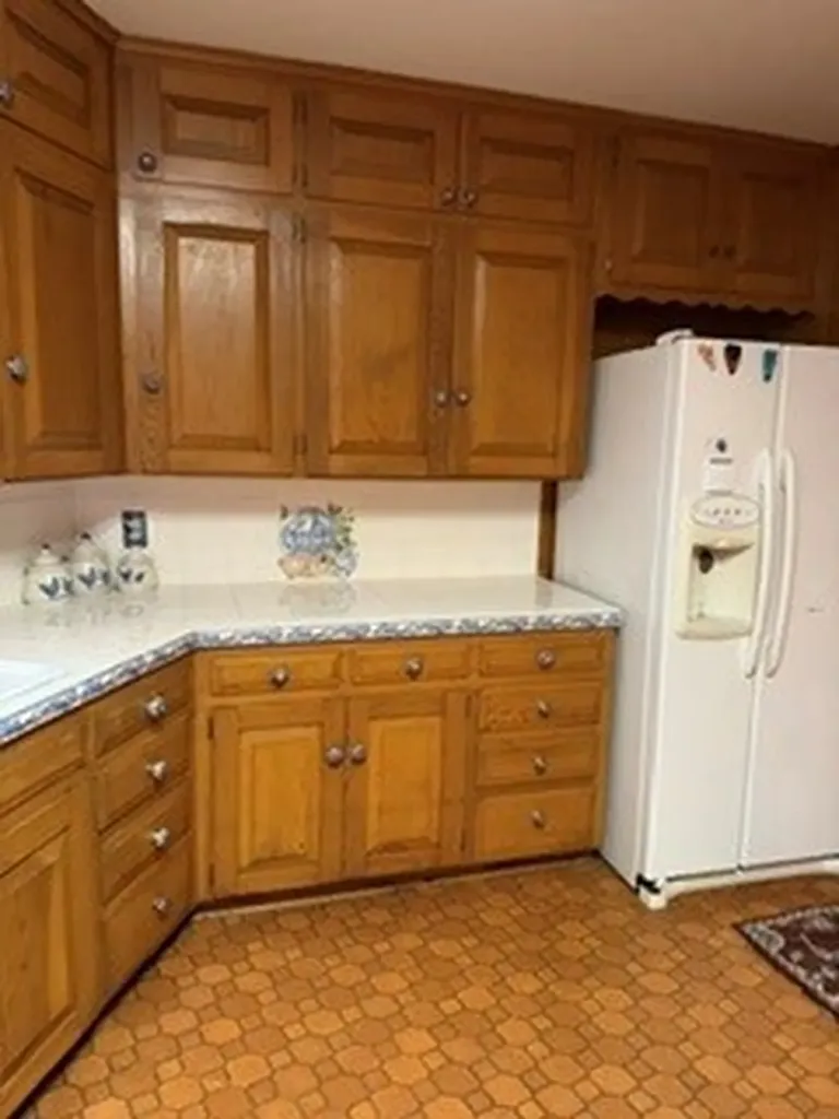 1906 E Beverly Drive Corsicana TX 75110