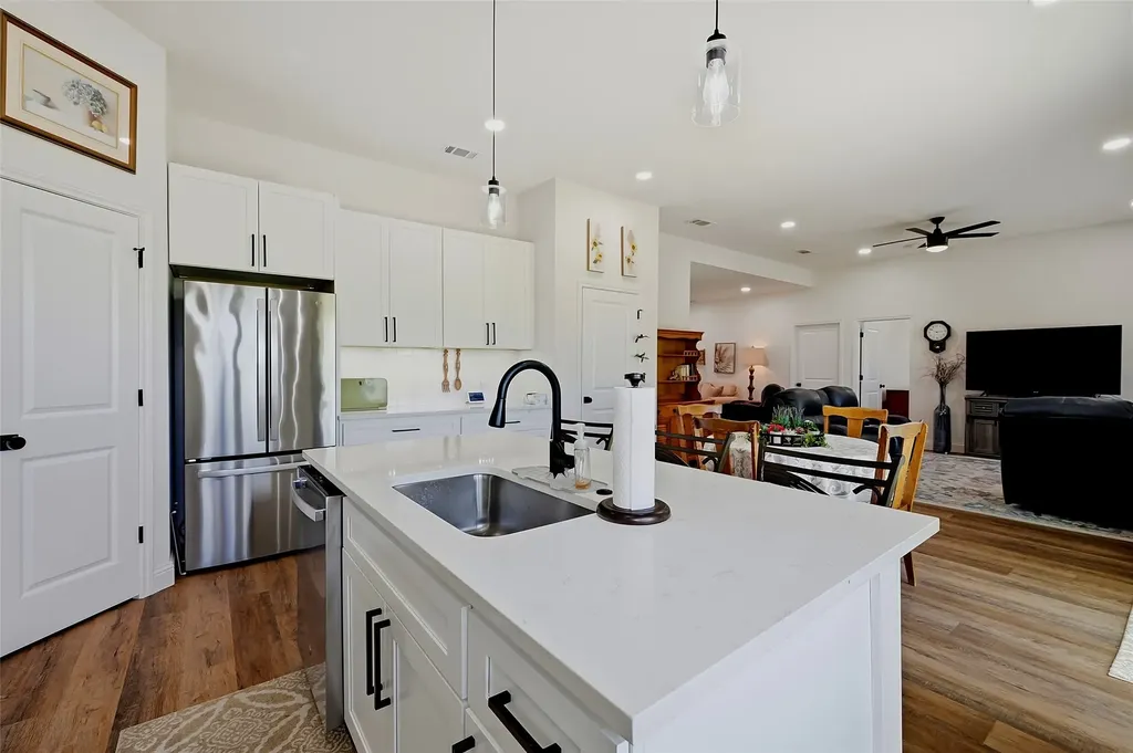 310 N Water Street Savoy TX 75479