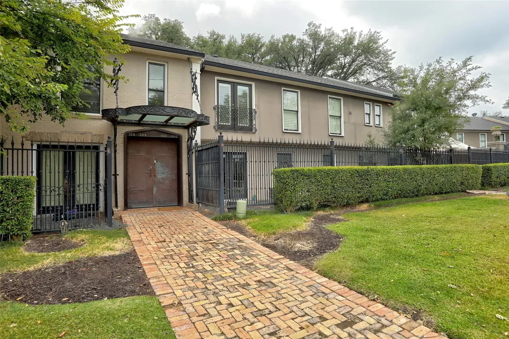 7736 Meadow Road Dallas TX 75230