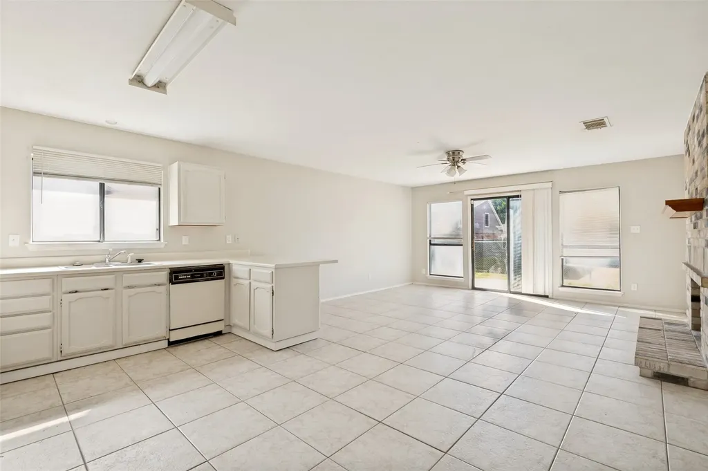 805 Whitney Street Cedar Hill TX 75104