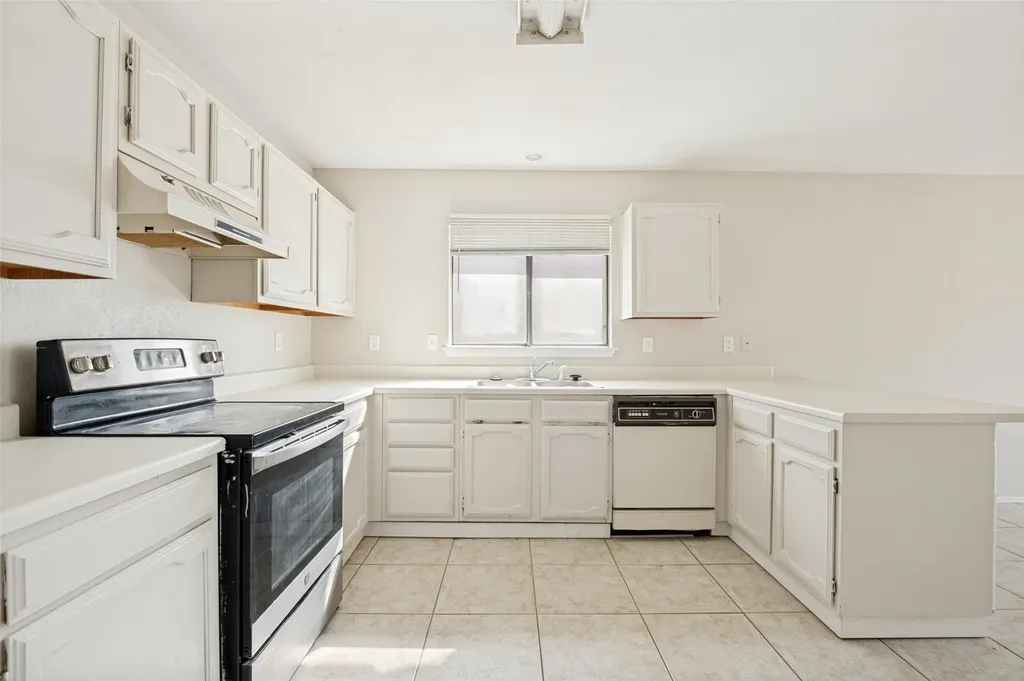 805 Whitney Street Cedar Hill TX 75104