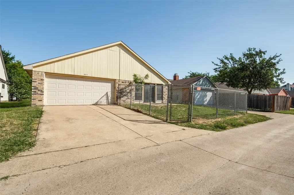 805 Whitney Street Cedar Hill TX 75104
