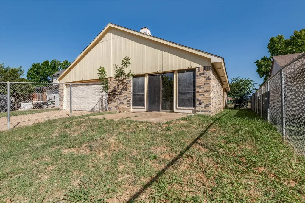 805 Whitney Street Cedar Hill TX 75104