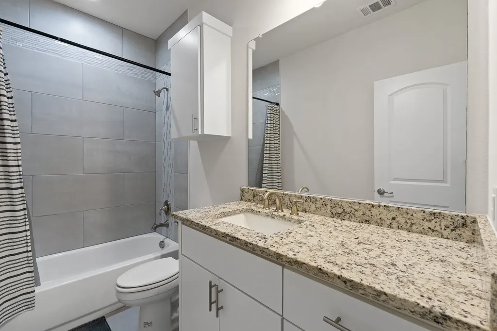 106 1/2 Cook Street Waxahachie TX 75165