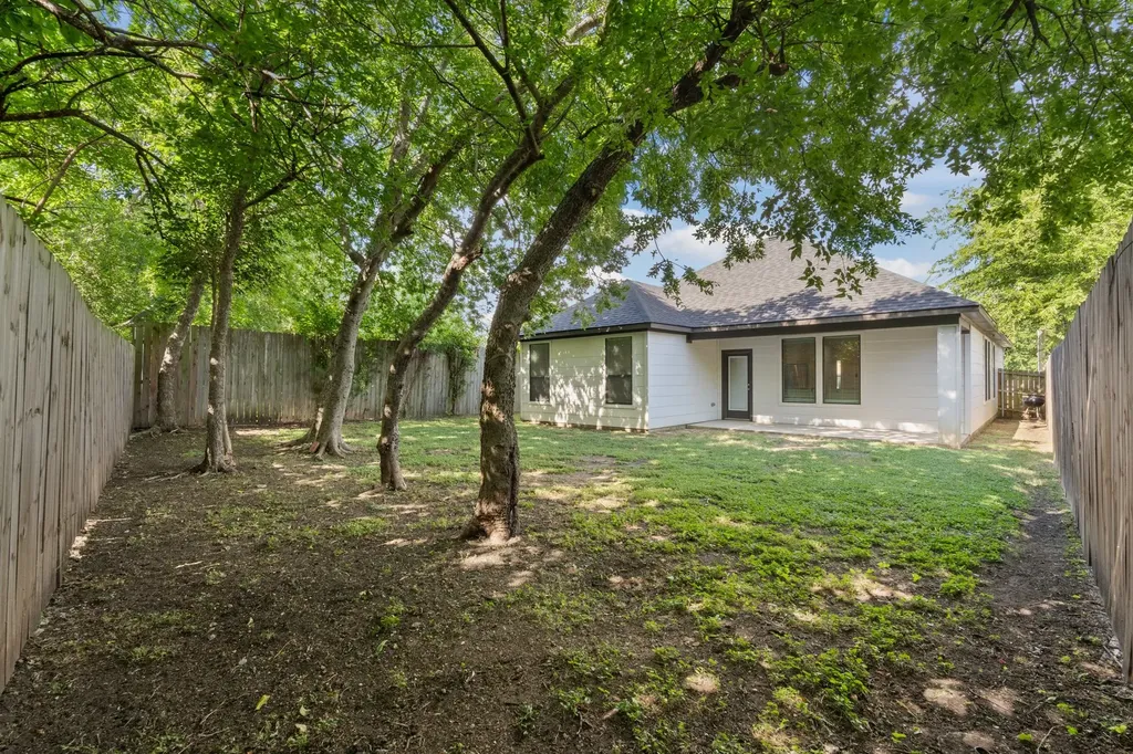 106 1/2 Cook Street Waxahachie TX 75165