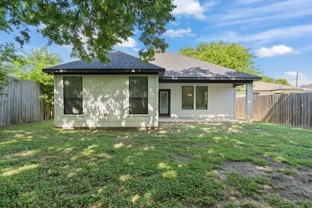 106 1/2 Cook Street Waxahachie TX 75165