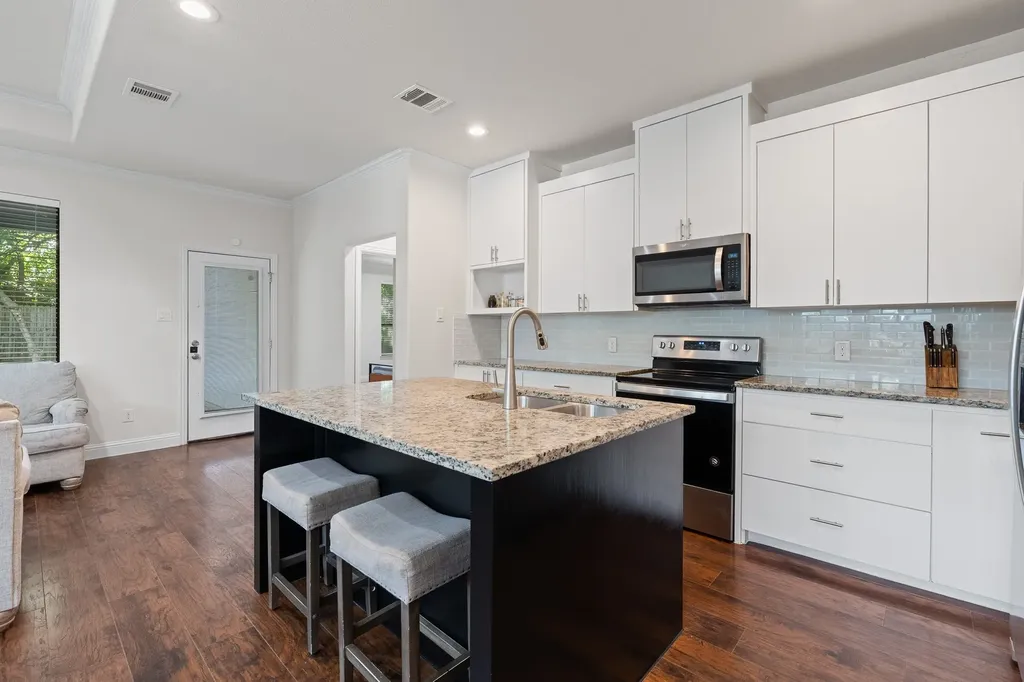 106 1/2 Cook Street Waxahachie TX 75165
