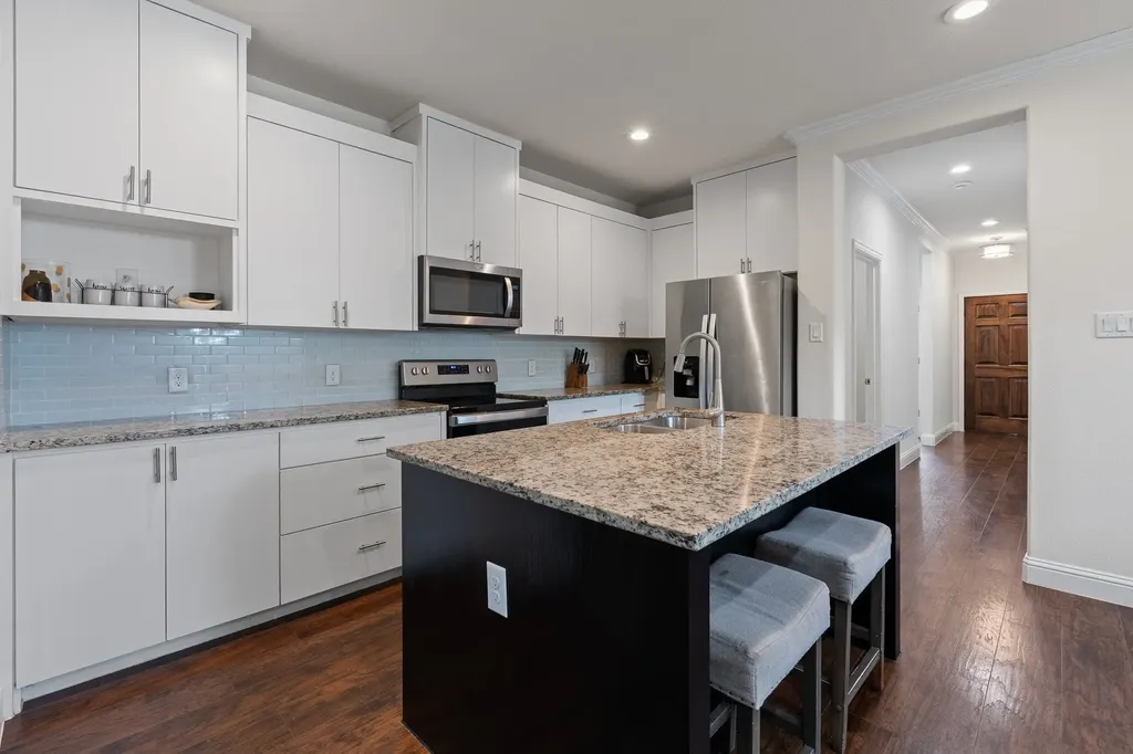 106 1/2 Cook Street Waxahachie TX 75165