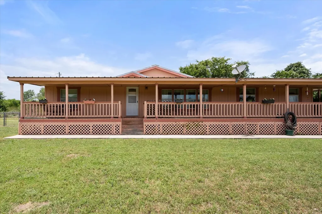 5144 S Fm 55 Blooming Grove TX 76626