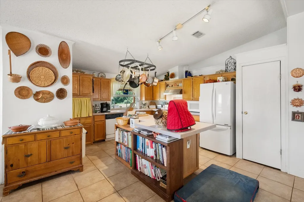 5144 S Fm 55 Blooming Grove TX 76626