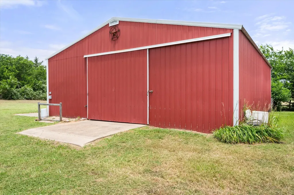 5144 S Fm 55 Blooming Grove TX 76626