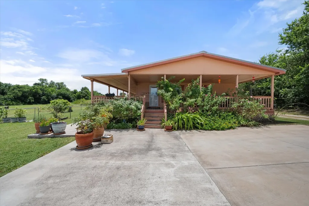 5144 S Fm 55 Blooming Grove TX 76626