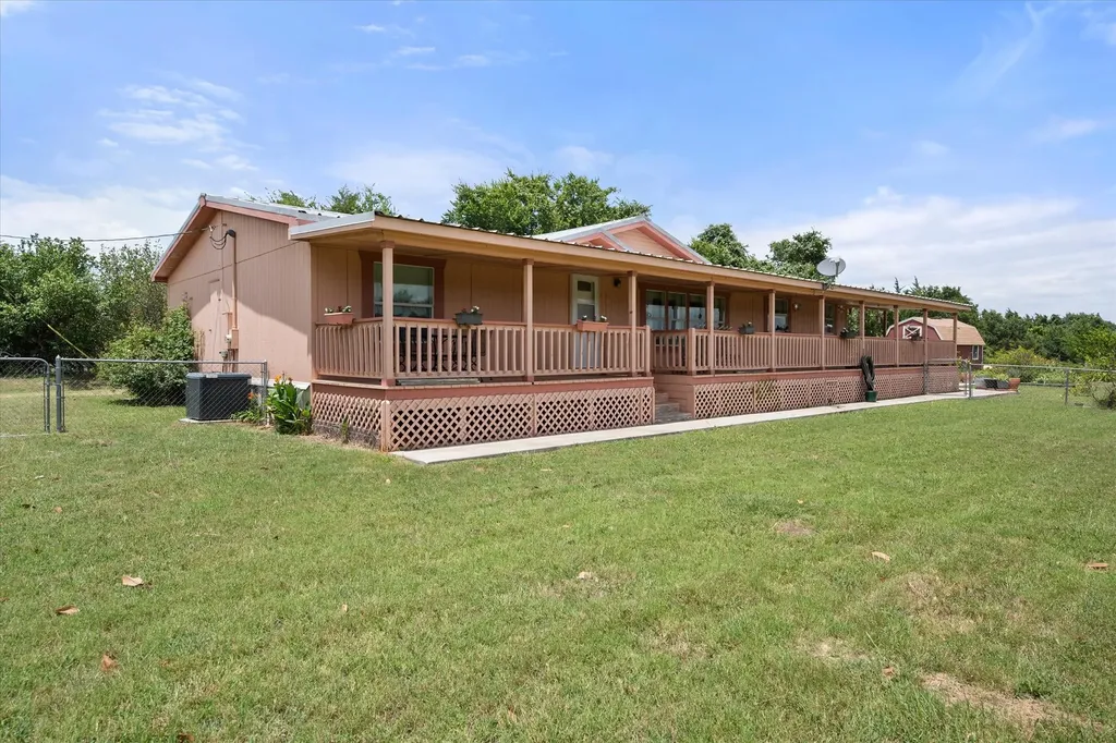 5144 S Fm 55 Blooming Grove TX 76626