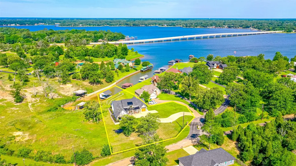 5523 Lakeshore Court Log Cabin TX 75148