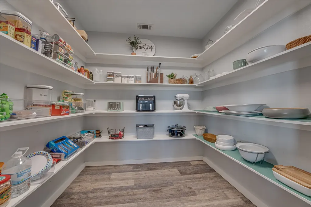 5523 Lakeshore Court Log Cabin TX 75148