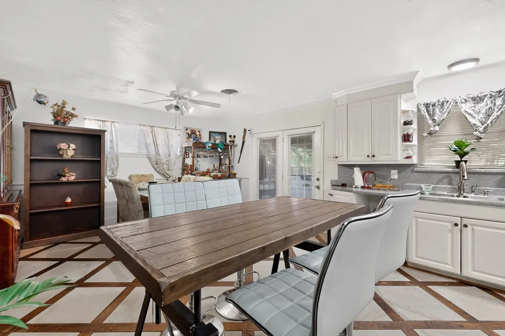 8933 Jennie Lee Lane Dallas TX 75227
