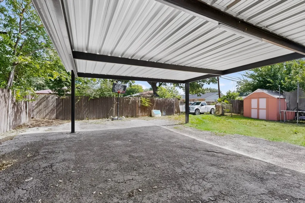8933 Jennie Lee Lane Dallas TX 75227