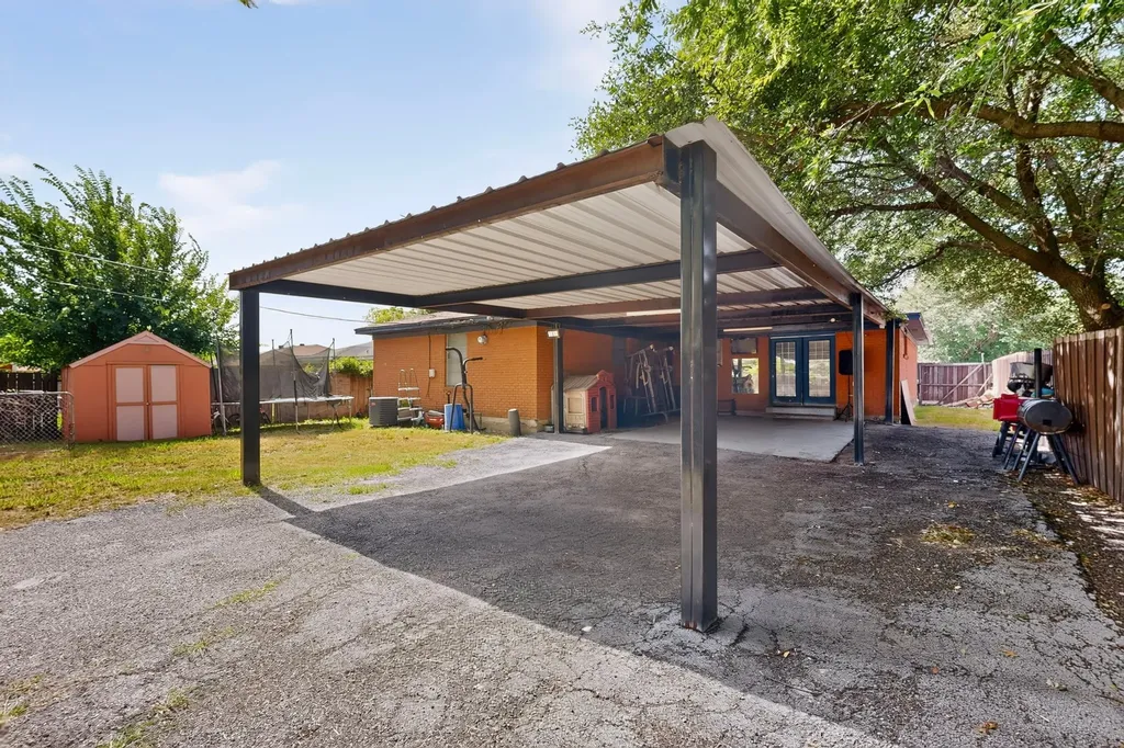 8933 Jennie Lee Lane Dallas TX 75227