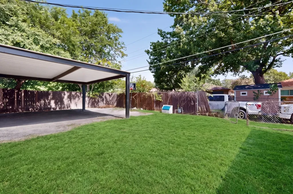 8933 Jennie Lee Lane Dallas TX 75227