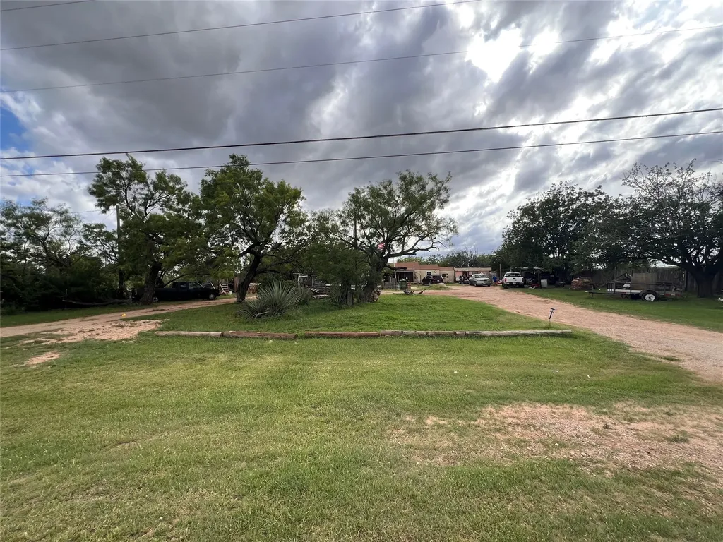 762 Scott Street Tye TX 79563